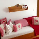 Haus Guentli بيت ضيافة 3*