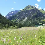 Haus Guentli بيت ضيافة