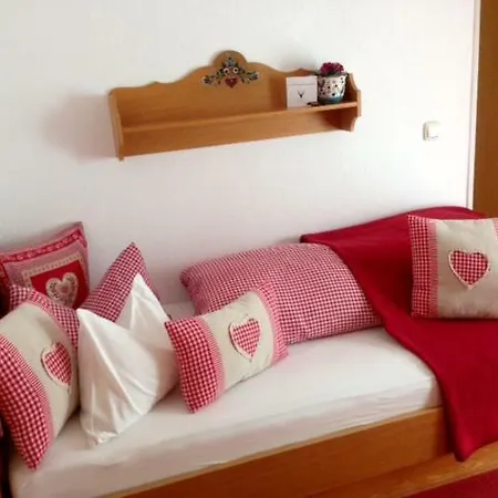 Haus Guentli Casa de hóspedes 3*